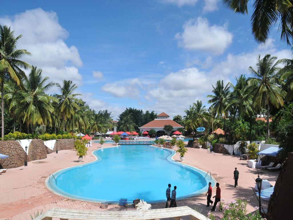 The Golden Palms Hotel & Spa Chik Banavar Екстер'єр фото