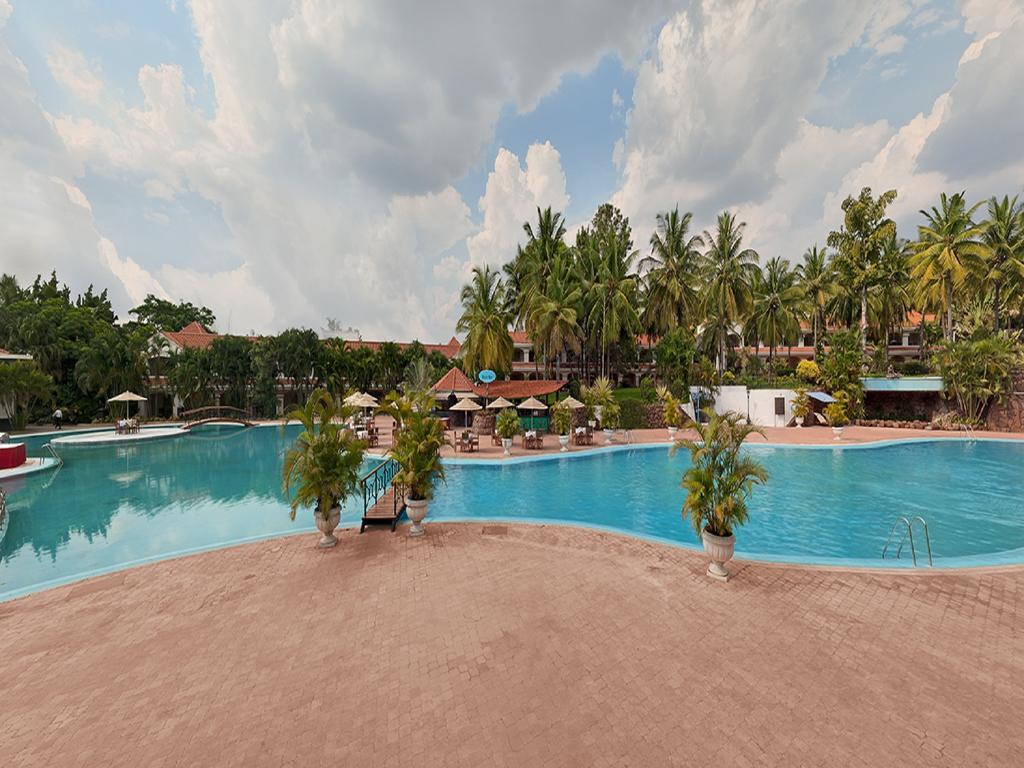 The Golden Palms Hotel & Spa Chik Banavar Екстер'єр фото