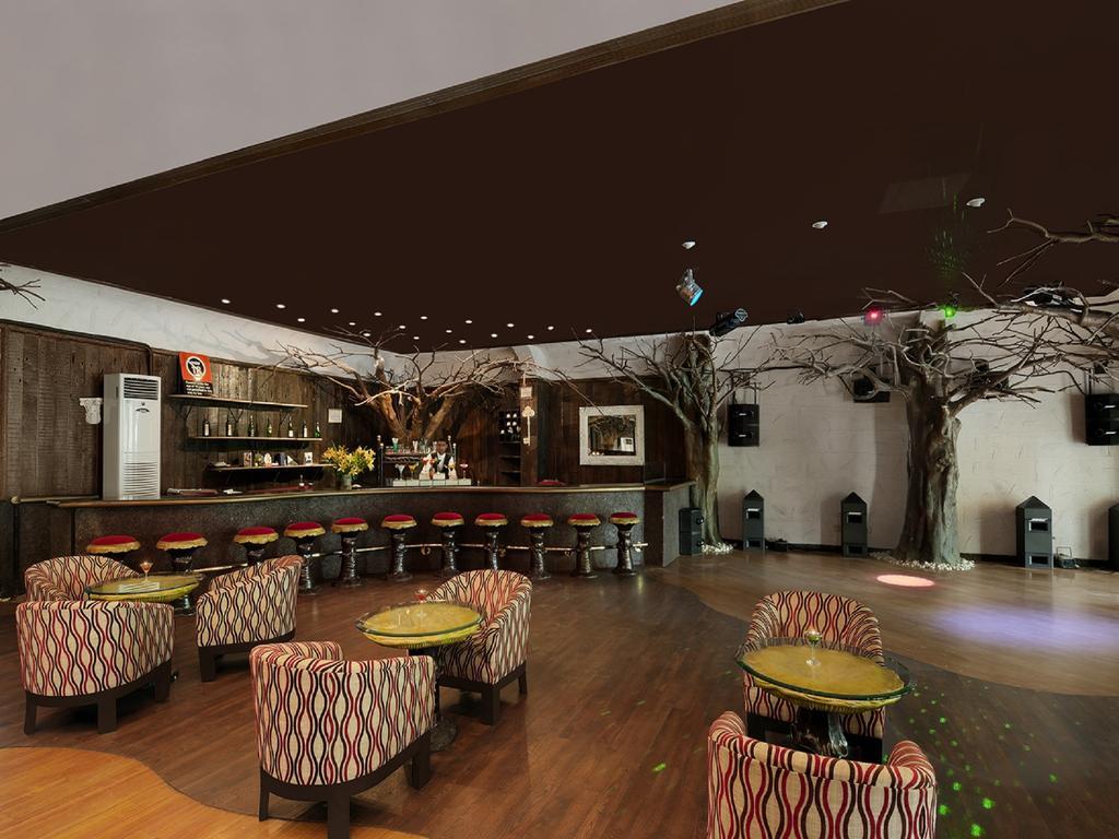 The Golden Palms Hotel & Spa Chik Banavar Екстер'єр фото
