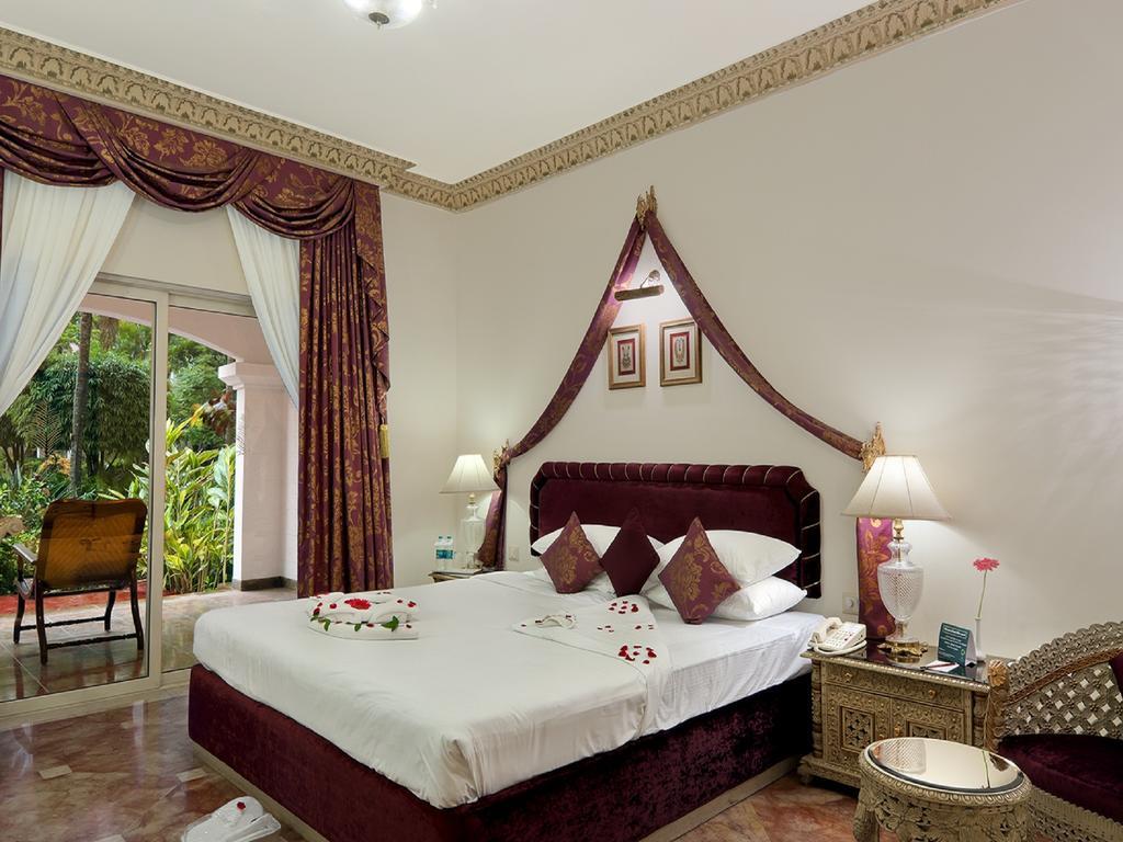 The Golden Palms Hotel & Spa Chik Banavar Екстер'єр фото