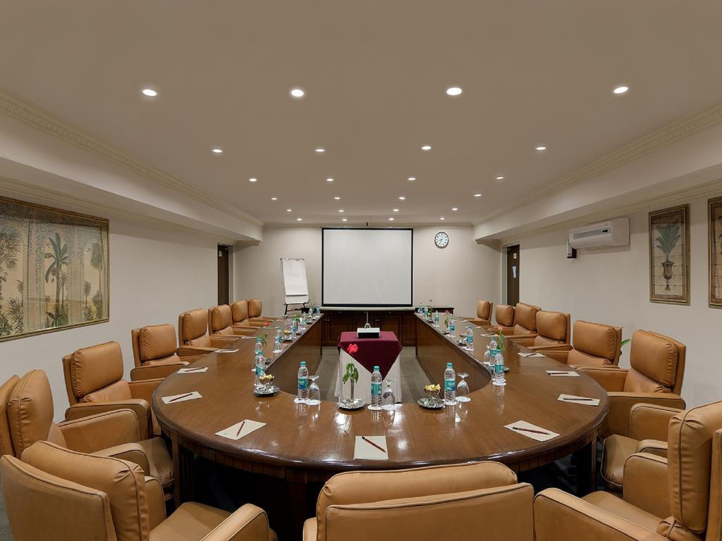 The Golden Palms Hotel & Spa Chik Banavar Екстер'єр фото