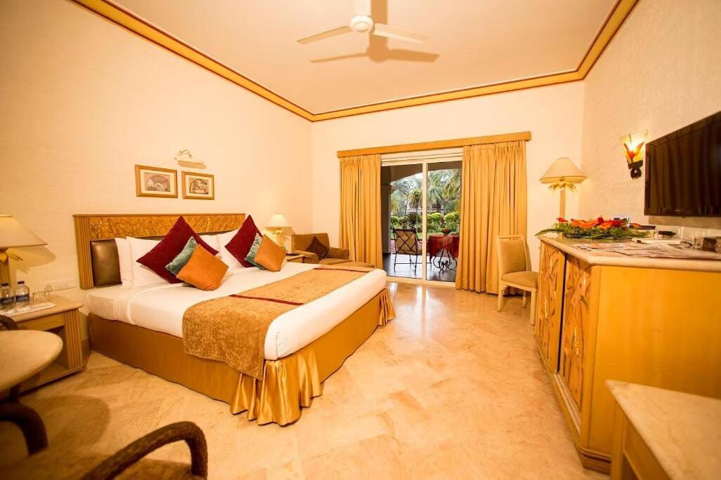 The Golden Palms Hotel & Spa Chik Banavar Екстер'єр фото