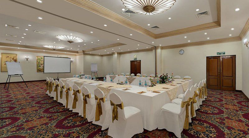 The Golden Palms Hotel & Spa Chik Banavar Екстер'єр фото